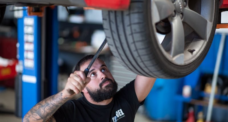inspect-tyre